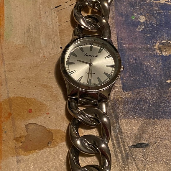 Geneva Accessories - Silver Chunky Chain Watch